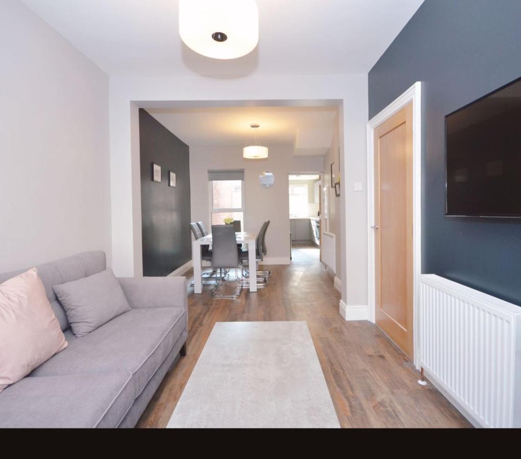 Queens Quarter Townhouse 1 Belfast Bagian luar foto